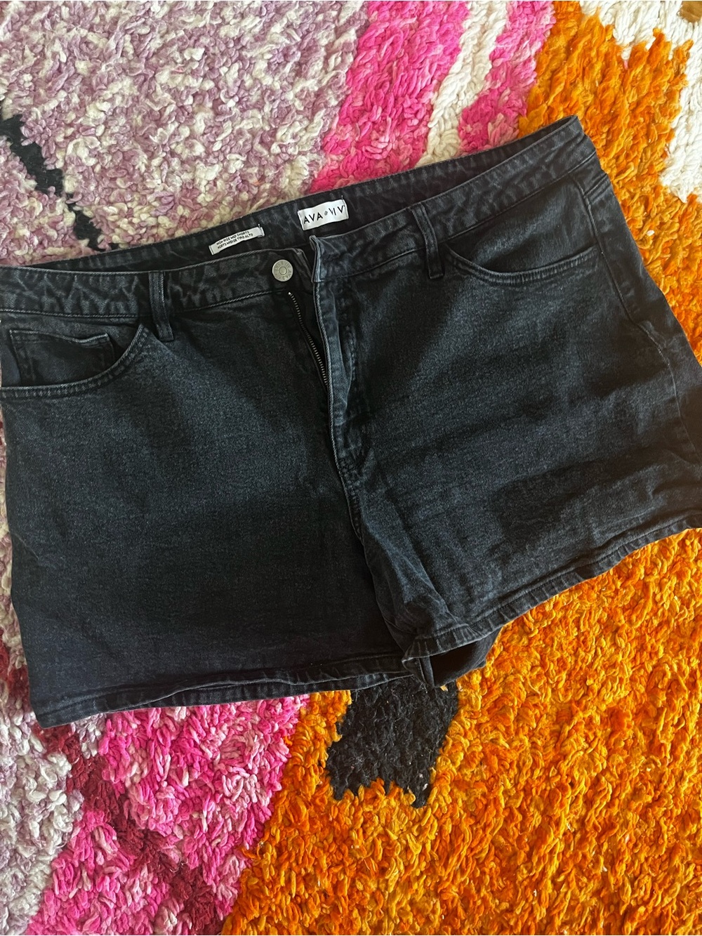 Ava & Viv Black High-Rise Midi Shorts